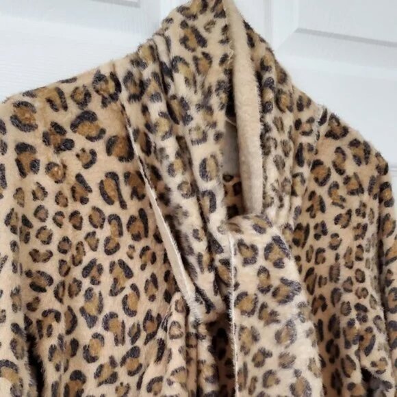 Soft Surroundings Fuzzy Soft Warm Animal Print Women's Scarf Sweater Size Medium - Picture 7 of 13